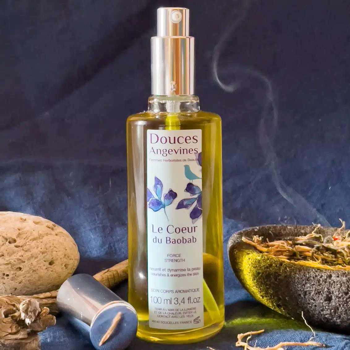 Produits de la marque Douces Angevines, des cosmétiques bio, naturels et artisanaux, nous le proposons pour nos massages aux huiles à l'institut Le Cocon à Ballaison.